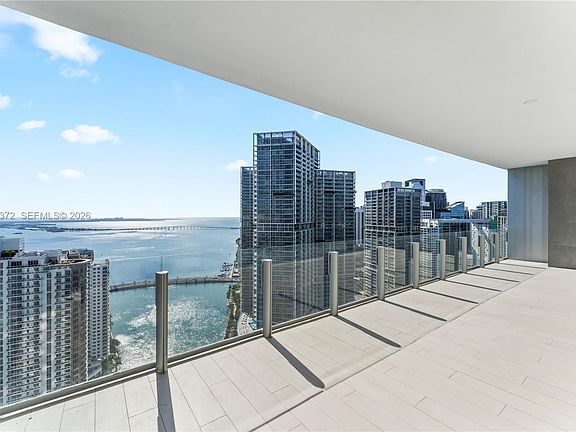 5th image of 300 Biscayne Boulevard Way #4102