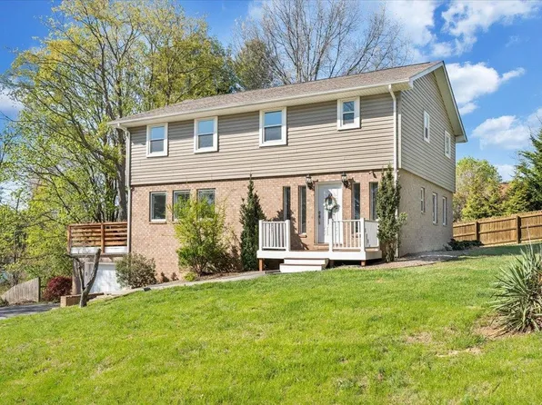 1415 Hillcrest Dr, Blacksburg, VA 24060