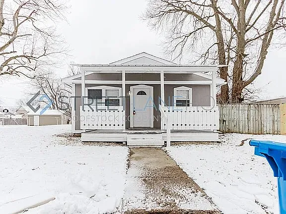 3 bed, 1.0 bath, 1482 sqft, $1,597 — Photo 1