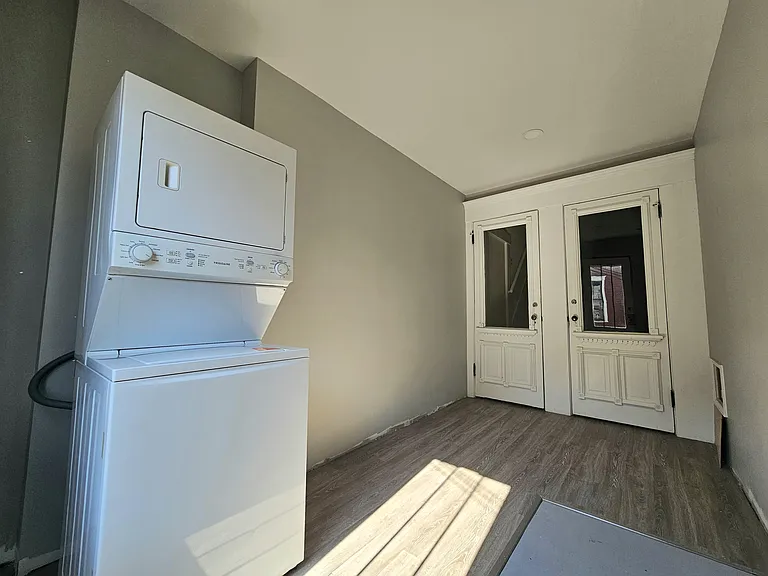 402 Burns Ave #2 — Photo 5