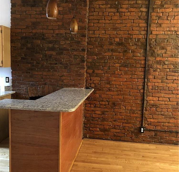 1st image of 60A Bainbridge St APT 2