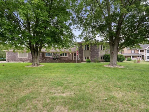 5160 Hill Valley Dr, Pittsboro, IN 46167
