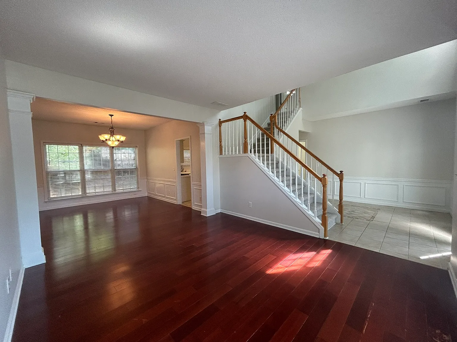 4 bed, 2.5 bath, 2340 sqft, $2,495 — Photo 2