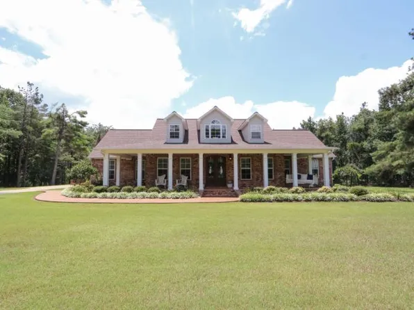1450 County Road 704, Blue Mountain, MS 38610