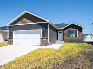 6183 Martin Ln W, West Fargo, ND 58078