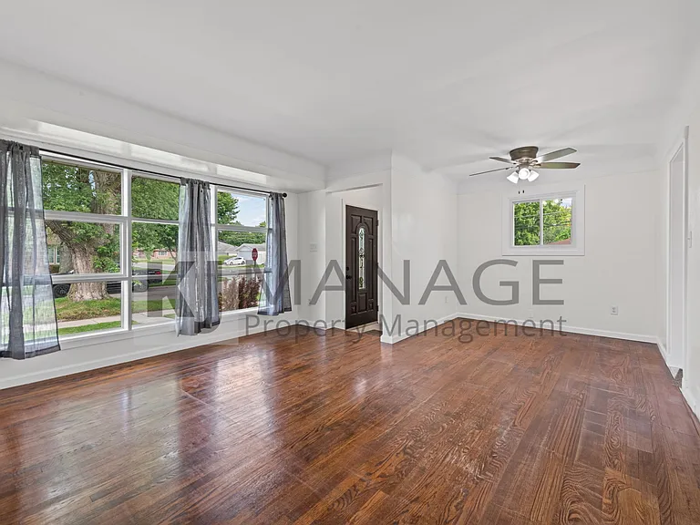 8417 Colonial Ln — Photo 16