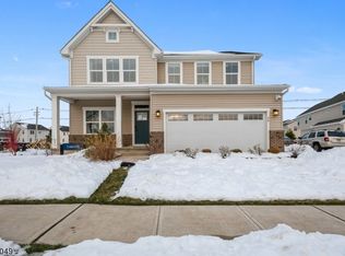 90 Trafalgar Ct, Sparta, NJ 07871