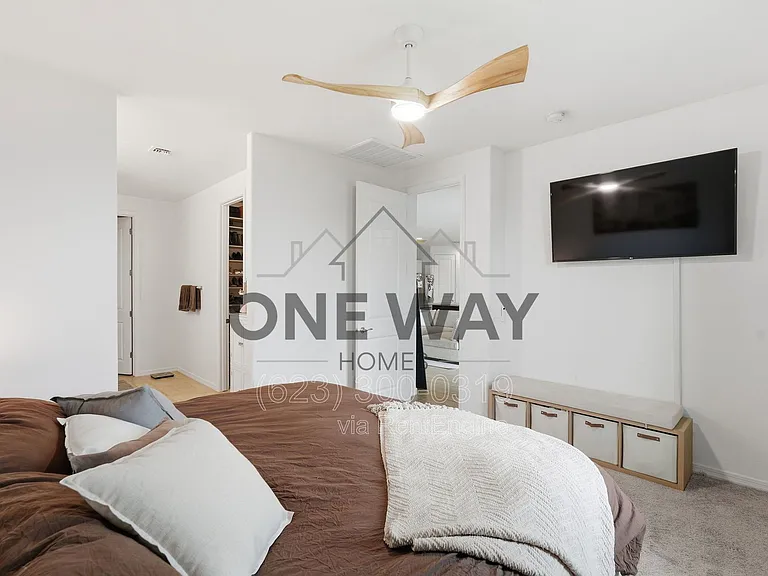 11253 E Ulysses Ave — Photo 17