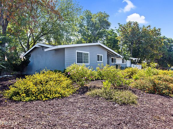 3rd image of 807 E Avenida De Los Arboles