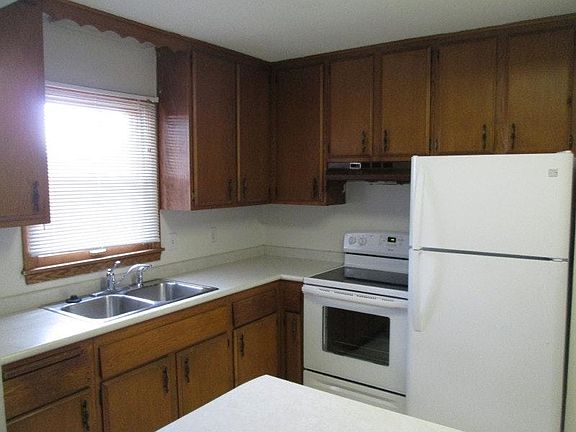 4th image of 7909 28th Ave N