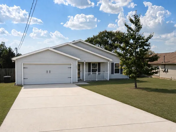 325 Lake Forest Dr, La Vergne, TN 37086