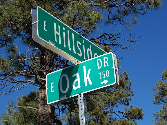 3rd image of 755 E Oak Dr