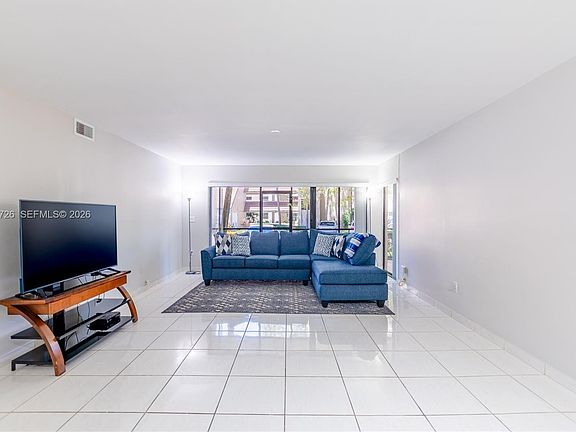 2nd image of 601 Ives Dairy Rd APT 101-8