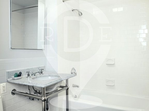 5th image of 215 Atlantic Ave