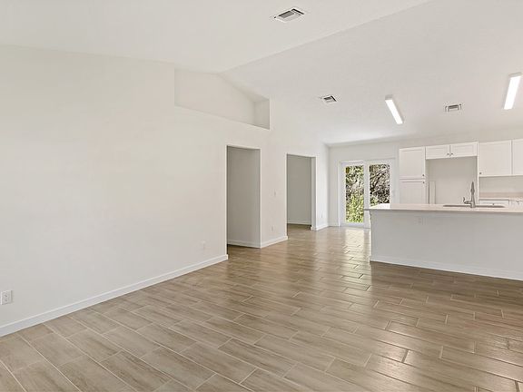3rd image of 1435 25th Ct SW