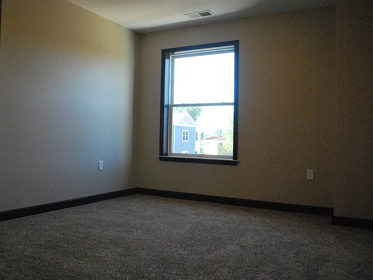 Grand Terrace Apartments — Photo 34