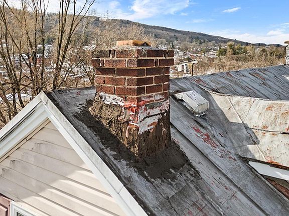 5th image of 817 Grant St