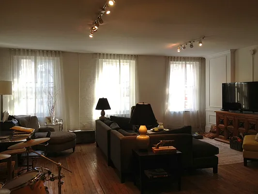 Rented by The Loft Broker | media 43