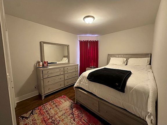 5th image of 4226-30 N Whipple St #1W