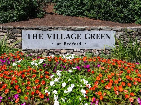 14 Spyglass Point Circle, Bedford, NH 03110