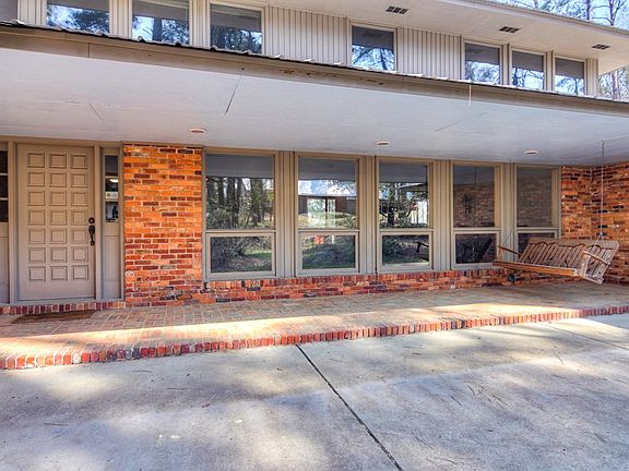 4th image of 5202 Mill Creek Ln