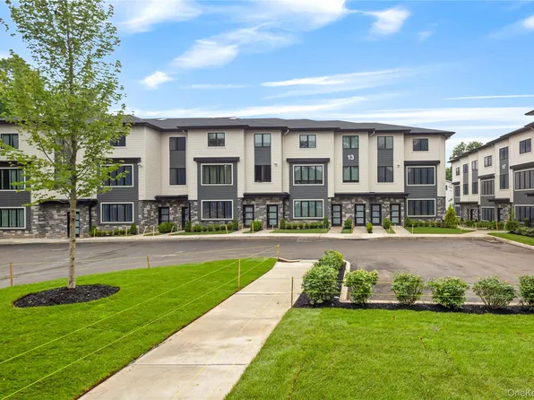 17 Lazer Court #203, Spring Valley, NY 10977