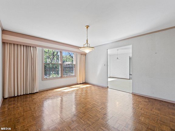 5th image of 2526 Central Park Ave
