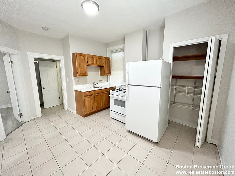 160-165 Gove St #1 — Photo 1