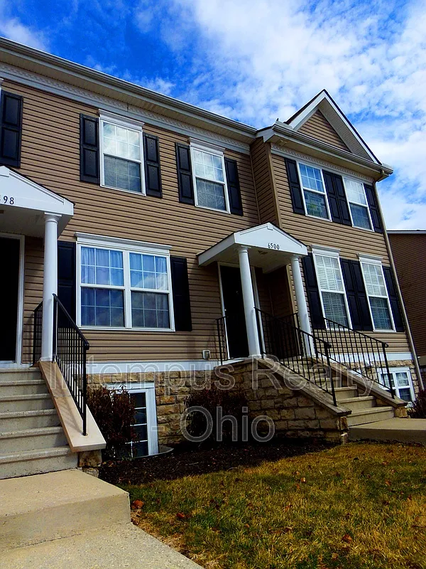 2 bed, 2.5 bath, 1695 sqft, $1,697 — Photo 1