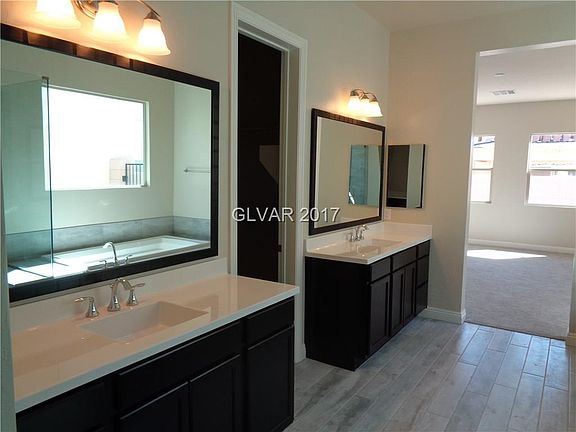 5th image of 327 Pearl Fountains Ct
