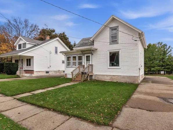 518 N Lincoln Ave, Beaver Dam, WI 53916
