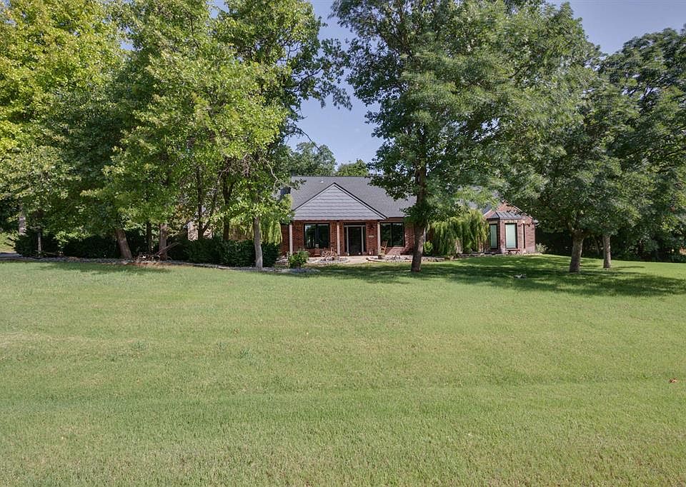 1st image of 1761 Deerwood Trl