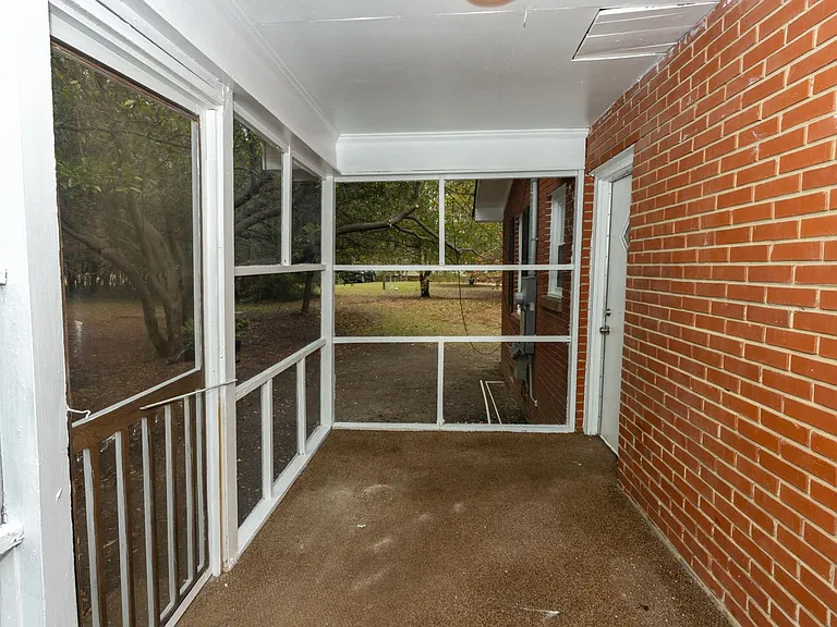435 McCleary Ln — Photo 24