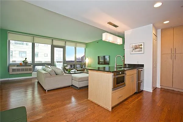 Rented by Space Marketing Shop | media 4