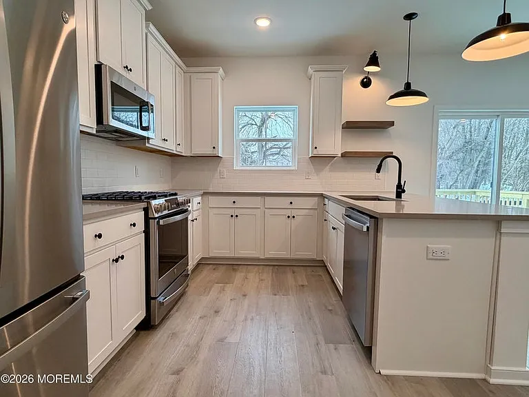 27 Butternut Dr — Photo 3