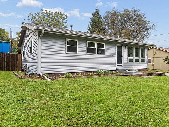 3rd image of 19 Arnold Ave