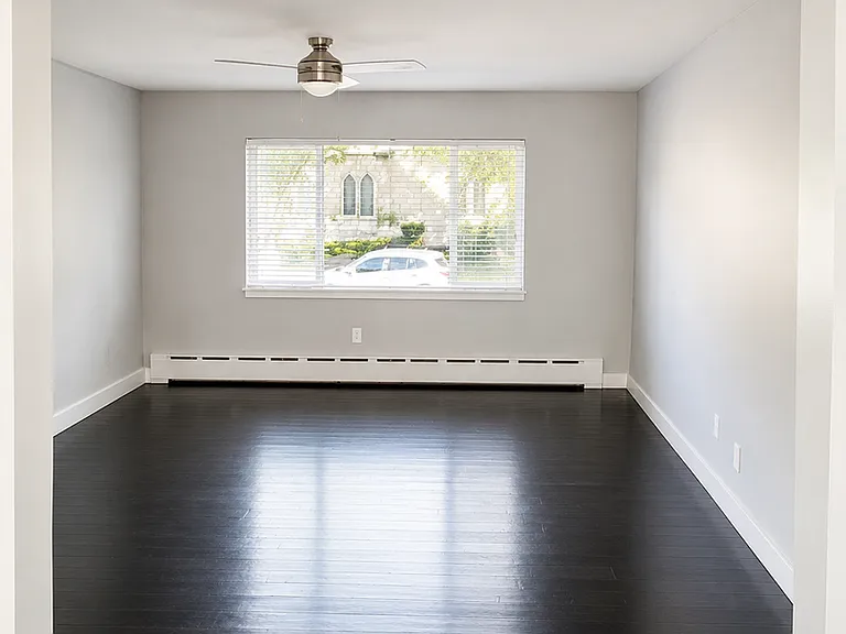 221 N Quince St — Photo 9