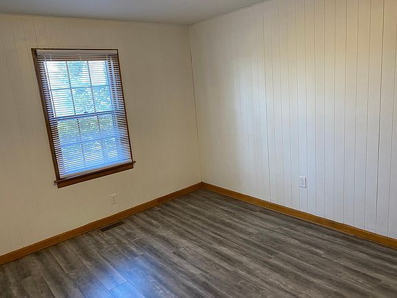3rd image of 1148 River Oak Dr
