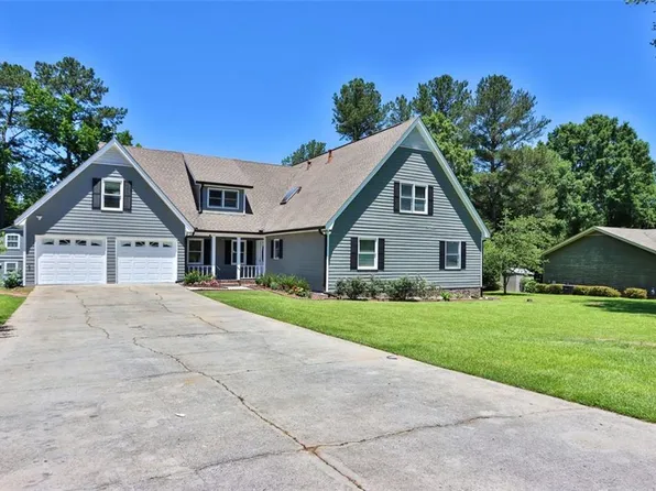 4481 Nantucket Dr SW, Lilburn, GA 30047