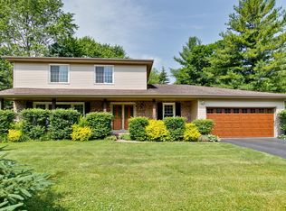 23344 N Apple Hill Ln, Prairie View, IL 60069