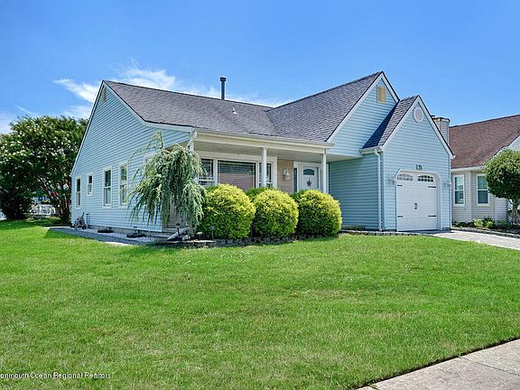 3rd image of 21 Swindon Ct