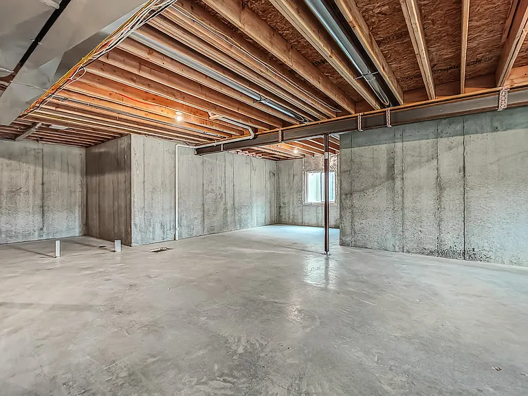 18401 Monrovia St — Photo 35