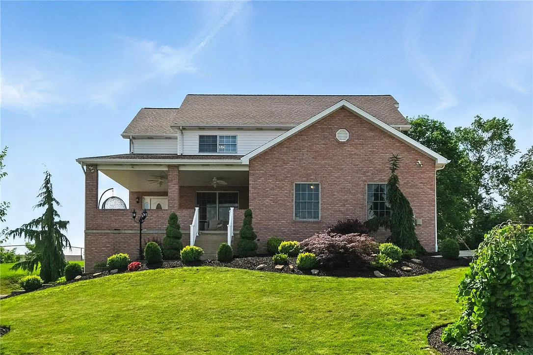 2310 Shamrock Ln photo 1