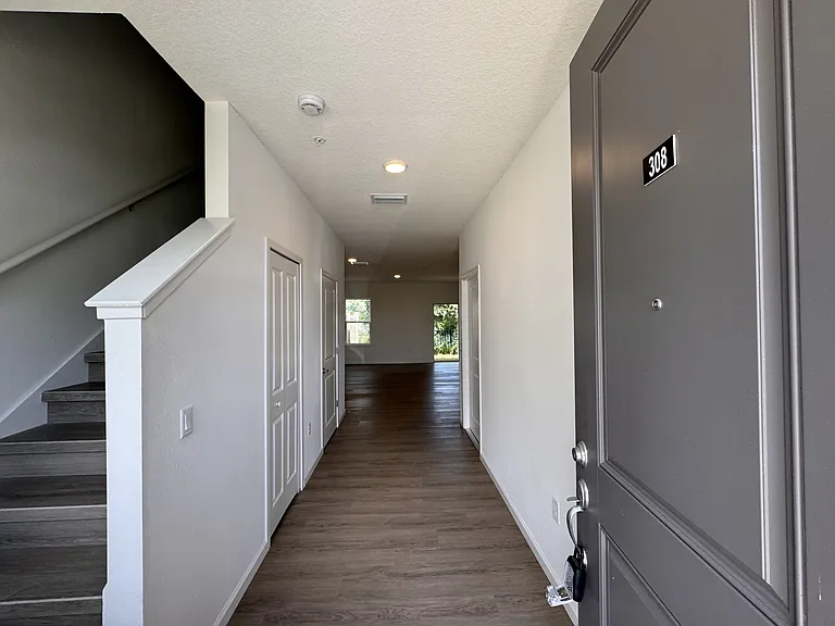 1209 Southstation Pl — Photo 2