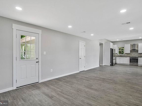 4th image of 128 Shiba Ln