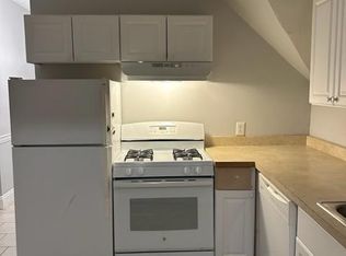 390 Lloyd Ave #3, Providence, RI 02906