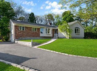 151 Seaman Neck Rd, Dix Hills, NY 11746