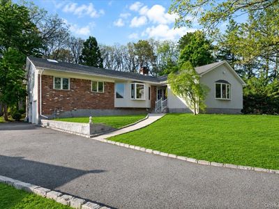 151 Seaman Neck Road, Dix Hills, NY, 11746