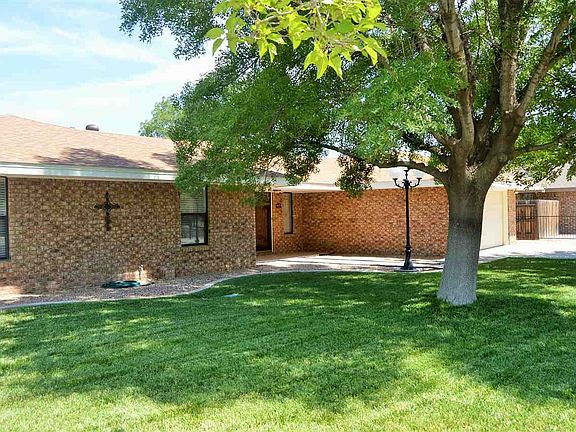 2nd image of 900 Coy Ln