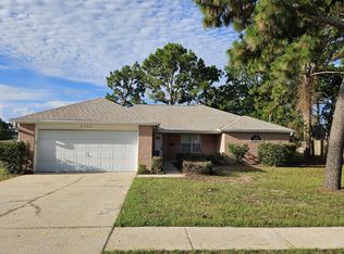 9425 Victoria Ln, Navarre, FL 32566